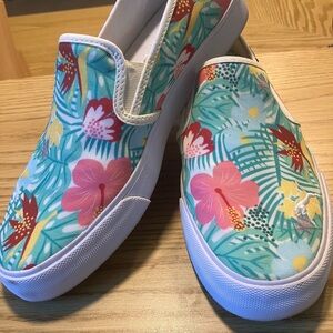 Puma slip ons in tropical print, size 9
